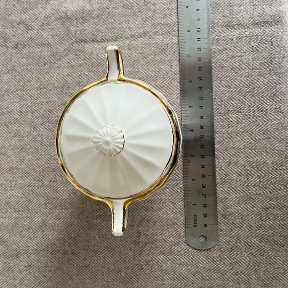 Sovereign Potters Hollyhock Serving Dishes - Picture 13 of 16